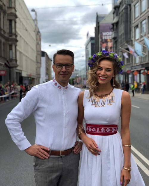 Kleita "Līga" komplektā ar jostu