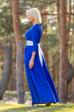 Kleita "Līga"komplektā ar jostu. PIEGĀDE 20 DIENU LAIKĀ!