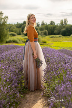 Kleita "Līga" ar tillu un jostu