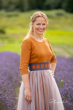 Kleita "Līga" ar tillu un jostu