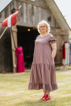 Kleita "Gayane" brūna