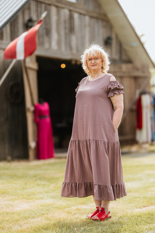 Kleita "Gayane" brūna