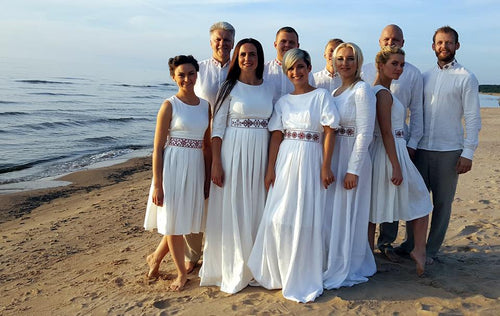 Kleita "Paula" ar izšūto jostu