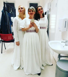 Kleita "Paula" ar izšūto jostu