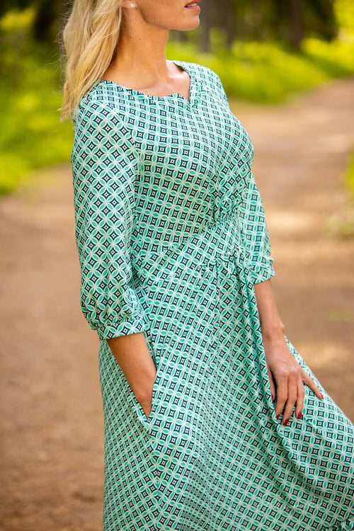 Kleita Anni "Violetta"