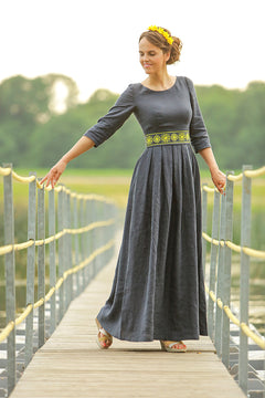 Kleita "Līga" komplektā ar jostu. PIEGĀDE 20 DIENU LAIKĀ!