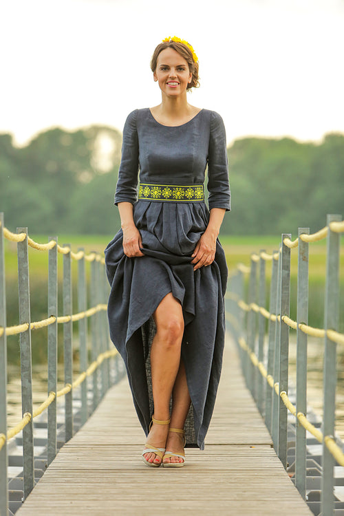 Kleita "Līga" komplektā ar jostu. PIEGĀDE 20 DIENU LAIKĀ!