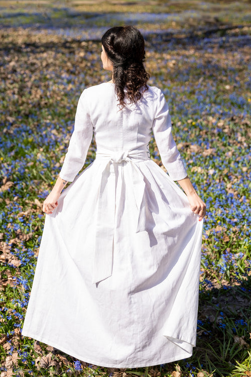 Kleita "Līga" ar izšūtu jostu. PIEGĀDE 20DIENU LAIKĀ.