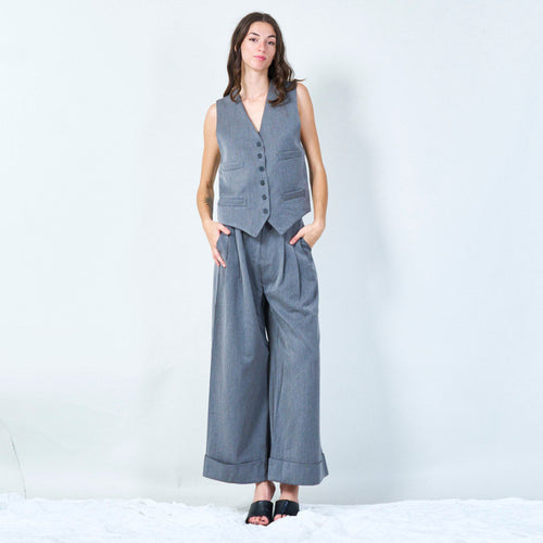 High-waisted wide-leg trousers with cuffed