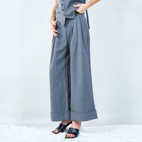 High-waisted wide-leg trousers with cuffed